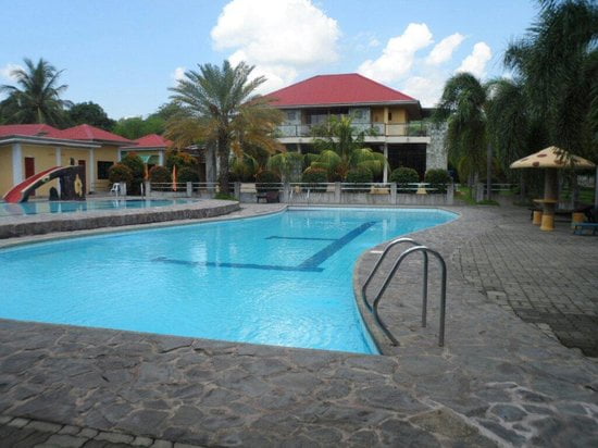 Calinisan Beach Resort: Laurel, Batangas
